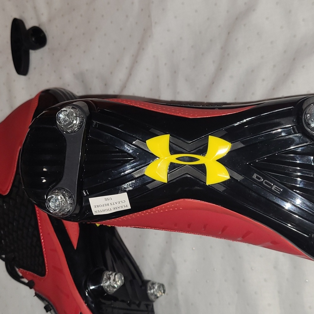 Under Armour Men's Football Cleats- Size 13.5 (color- Black/Red/Yellow) - Picture 6 of 9